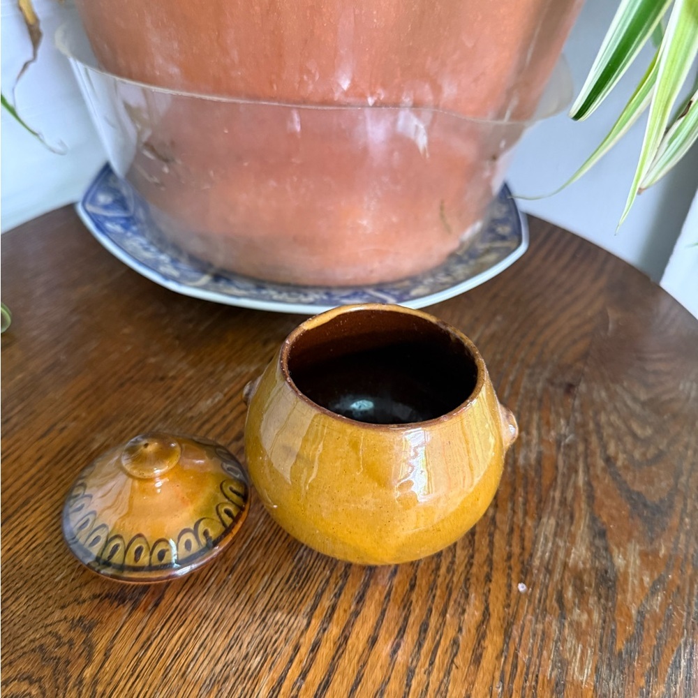 Handcrafted Brown Ceramic Face Jar - Picture 6 of 12